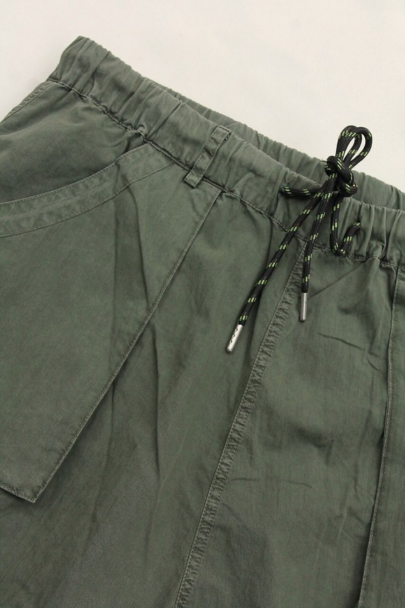 GYMMASTER ”Pigment Baker Shorts OLIVE” (2)