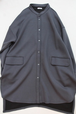 LE BON ”Band Collar Bonding Dress CHARCOAL” (2)