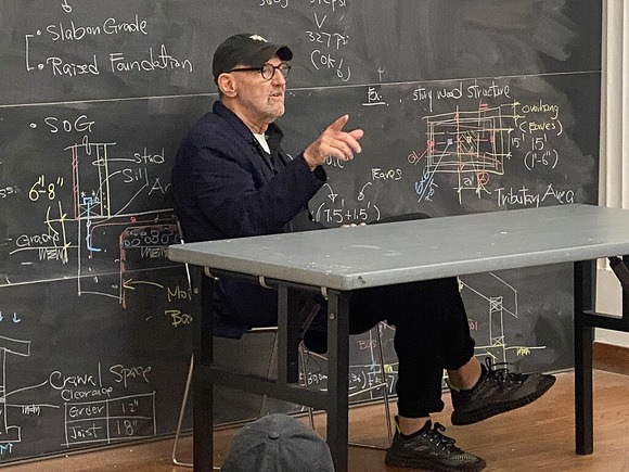 誕生日 Thom Mayne,