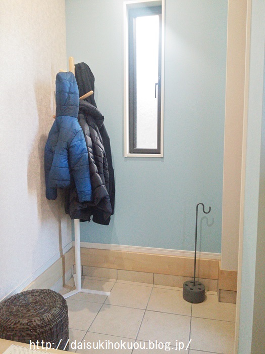 スリムなポールハンガーで玄関に上着置き場を作りました 大好き北欧な暮らし Powered By ライブドアブログ