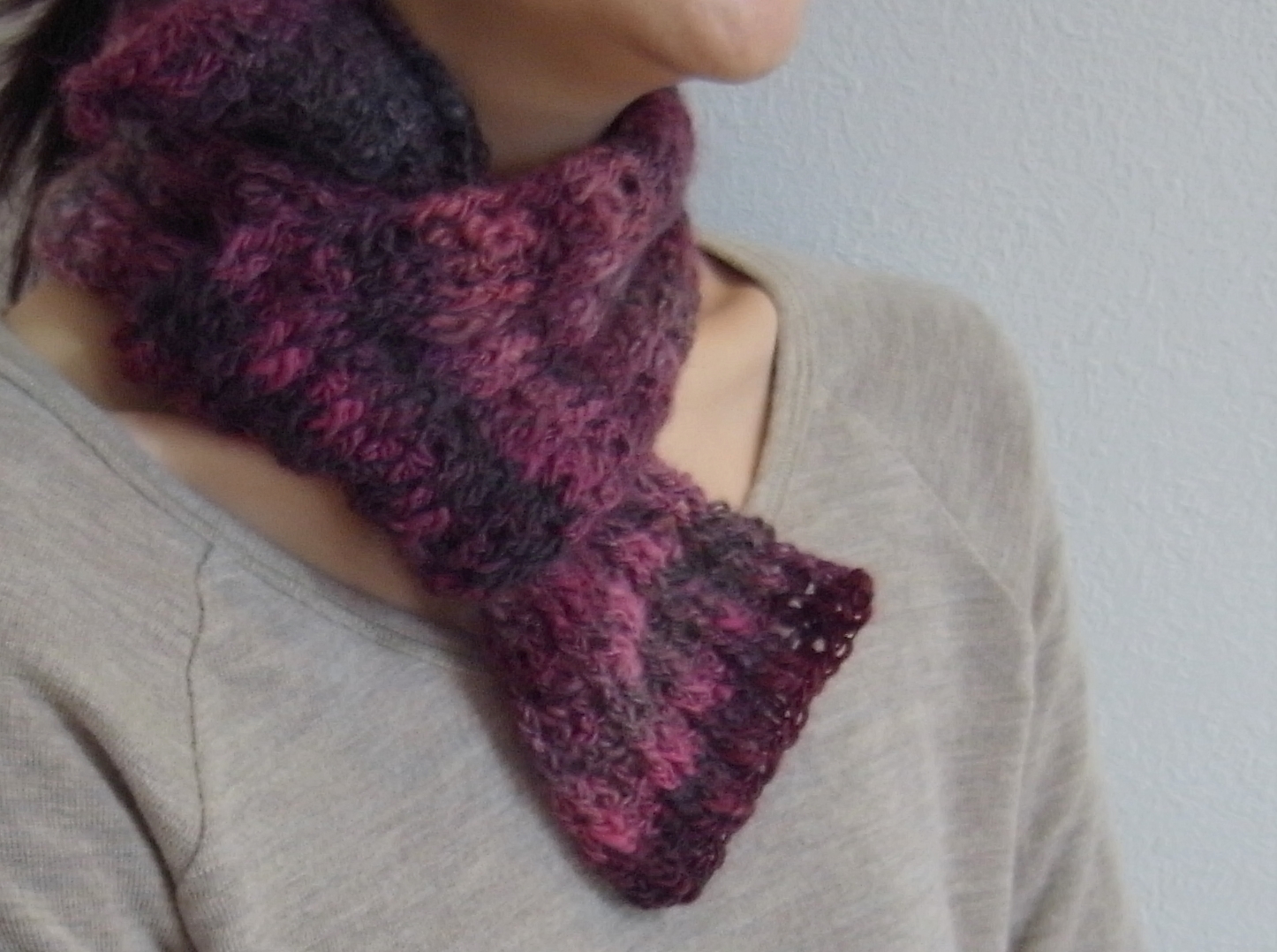 かぎ編みで編んだ ちびマフラー Confort