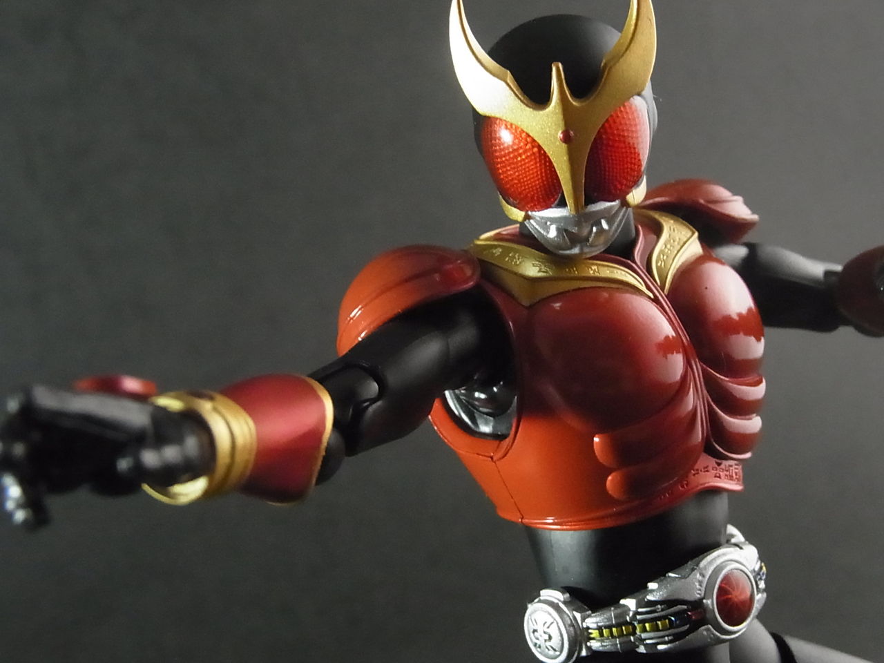 レビュー】“真骨彫製法” S.H.フィギュアーツ 仮面ライダークウガ 直送便 真骨彫 仮面ライダークウガ 特撮