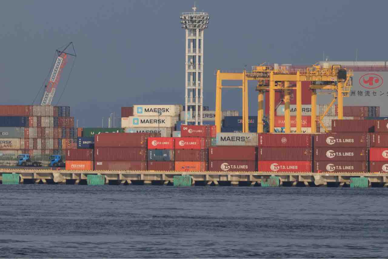 Snl Container Line 9.11 大阪港
