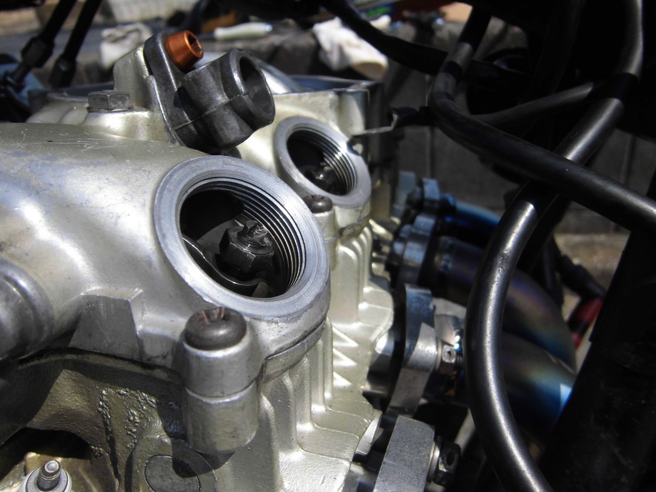 有名人芸能人】 CBR400F ヘッドカバー 取り付けネジ パッキン ボルト