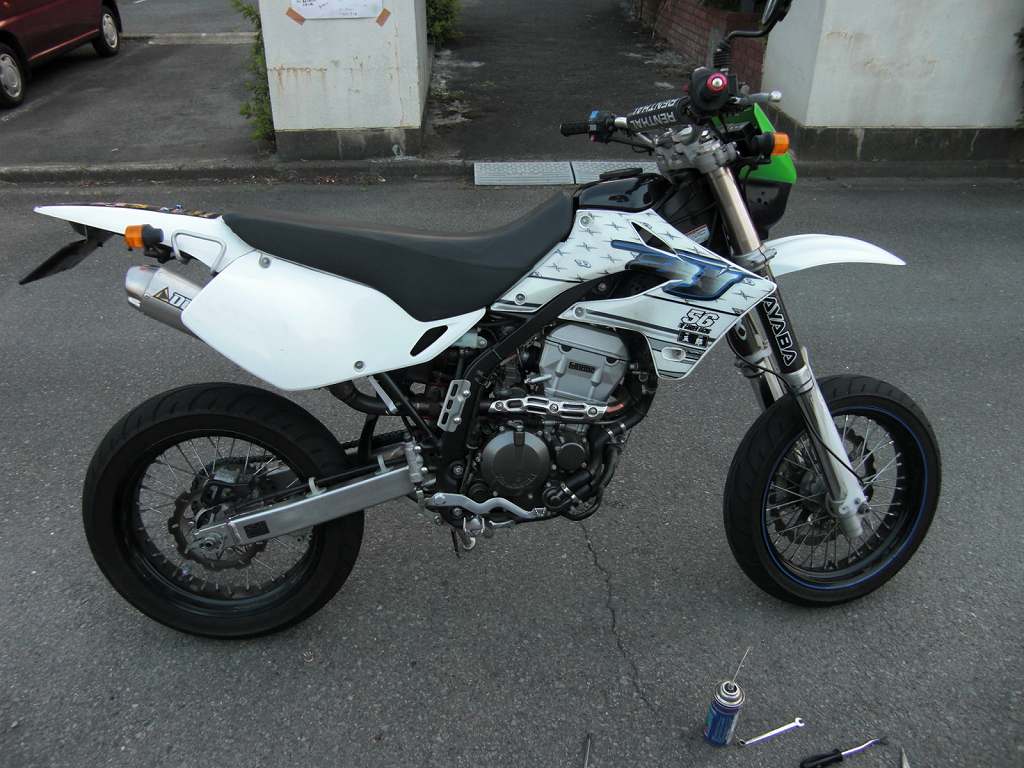 250SB(Dトラッカー) スタント仕様10万円 FCR,ハンドブレーキなど