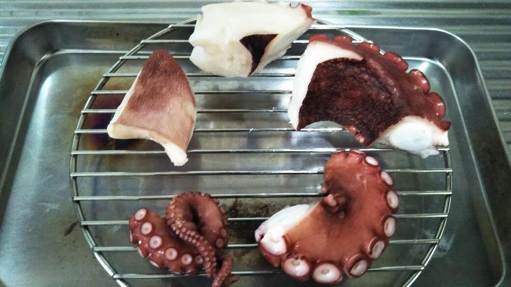 タコの燻製 30代サラリーマンのひと手間レシピ 燻製 炙り 煮込み等 タコの燻製 30代サラリーマンのひと手間レシピ 燻製 炙り 煮込み等