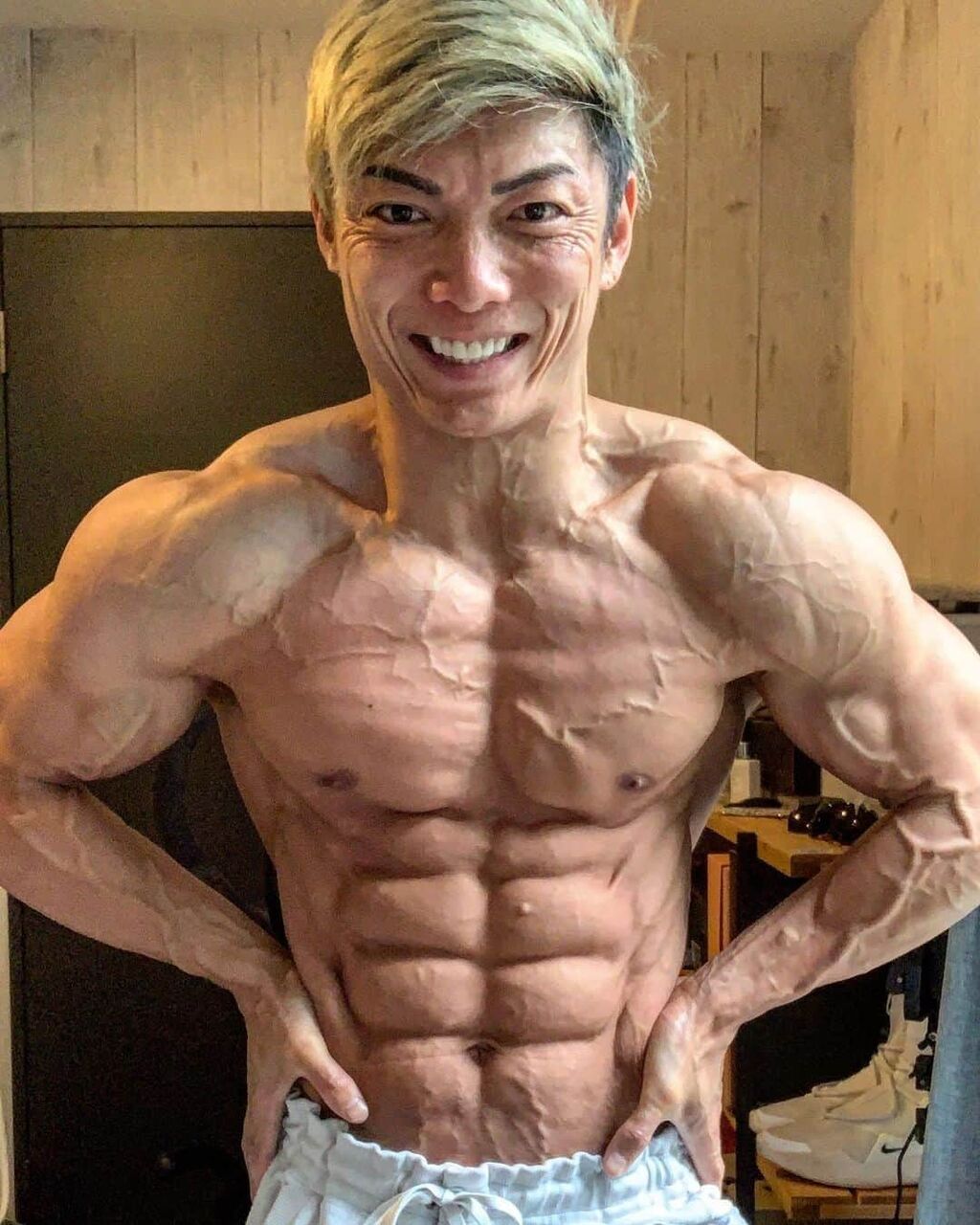 腹筋ローラー 膝コロ を毎日100回一年続けたらムキムキになりますか 筋トレ予備校まとめ