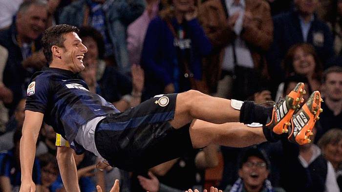 サッカーなのに 永久欠番 になった伝説選手5名 ほぼ久保くんサッカーまとめ サッカーなのに 永久欠番 になった伝説選手5名 ほぼ久保くんサッカーまとめ