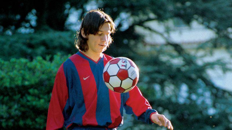 覚えてる メッシがバルサでデビューする直前の試合 スタメン11名 ほぼ久保くんサッカーまとめ