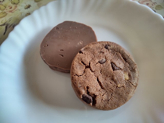 ハッピーポケット クッキークラン チョコケーキ 7枚 - 100均