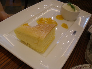P9078105
