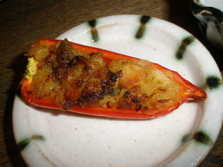 フルーツパプリカ肉詰め焼き