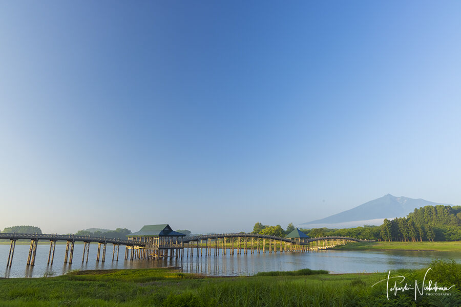 青森県鶴田町の津軽富士見湖の鶴の舞橋と岩木山 7月26日分7 1 風景写真家 西川貴之の気まぐれブログ