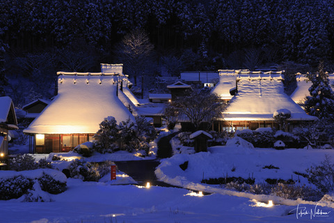 美山茅葺の里冬灯籠