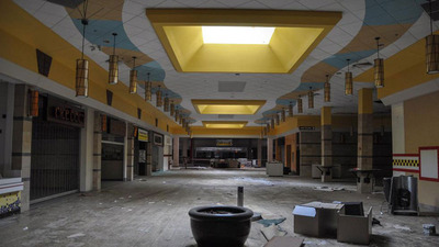 randall-park-mall-abandoned-ohio-by-seph-lawless-5