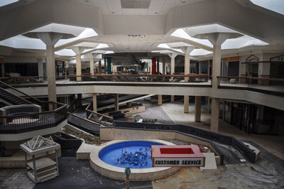 randall-park-mall-abandoned-ohio-by-seph-lawless-12