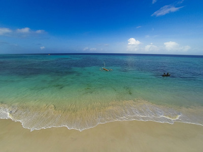 The-Manta-Underwater-Room-10