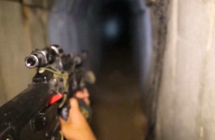 ハマスのトンネル500kmって東京と大阪の地下鉄足した総延長距離より長いんだな！