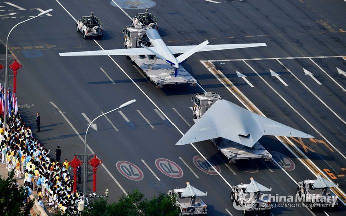 中国では多数のドローンを一括操作する技術が開発中らしいね！