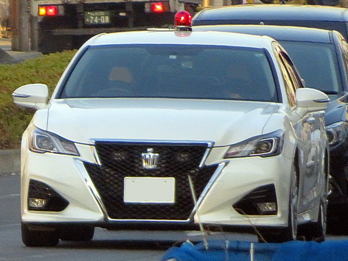 覆面パトカーの脱セダンが加速？ 街に馴染みすぎる「ステルス性抜群のクルマ」とは！