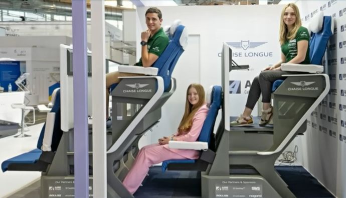 飛行機の「2階建てシート」最新版がお披露目…日本の大手航空会社も関心！