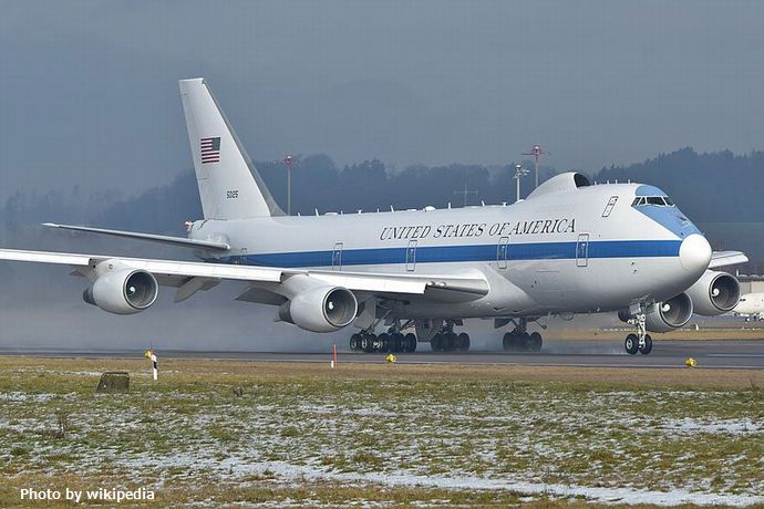 800px-US_Air_Force_Boeing_E-4B_-_75-0125_-_ZRH_(24630990901)