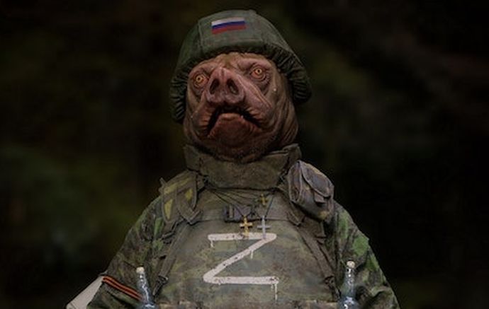 ロシア国内で戦争推進派のジャーナリストらに、切断されたブタの頭が届く！