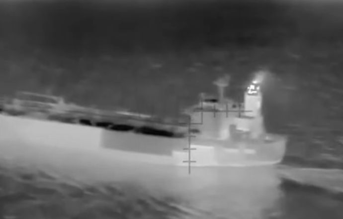 ウクライナから2000km以上も離れた地中海で、ロシア「影の船団」タンカーを初攻撃！