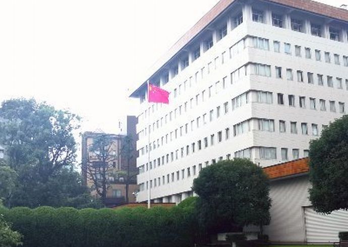 中国駐日大使館Ｘ、米への警告を日本語で掲載しツッコミ「びびってる？」「米にも渡航自粛は？」！