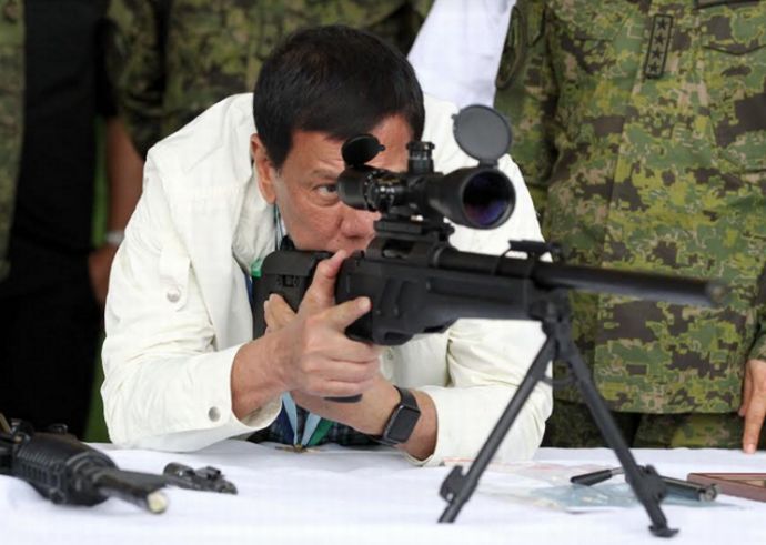 モットーは「皆殺し」、逮捕されたドゥテルテ前比大統領が率いた暗殺部隊とは？！