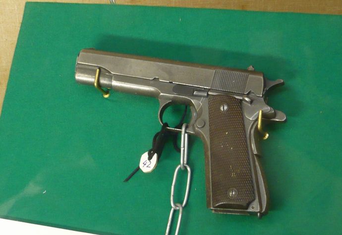 愛媛県警が「モデルガン」と返却した遺品の拳銃、売却先で暴発…容疑者死亡のまま書類送検！