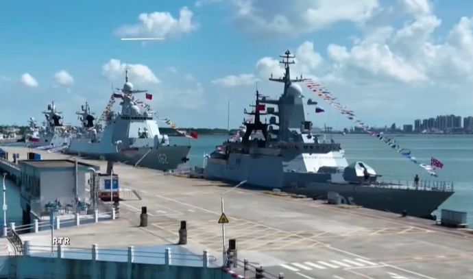 ロシア海軍太平洋艦隊、との合同軍事演習「海上連合2024」を開始したと発表…、両国艦艇が沖合に出発！