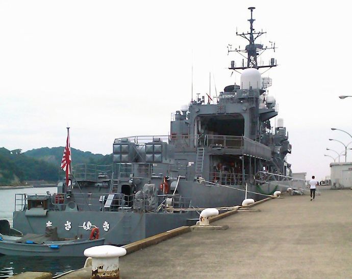 1024px-JS_Asayuki_(DD-132)_at_Yokosuka_