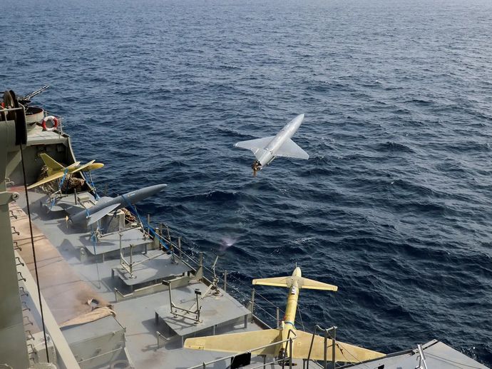 イランが米西海岸に奇襲攻撃を計画か、船舶から無人機攻撃…FBIが警告！