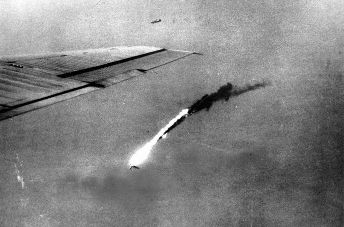 「日本軍はB-29になすすべもなかった」←実はこれが嘘で、高射砲や戦闘機の迎撃で落としてる！