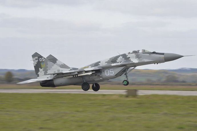 フランス製AASMハンマー精密誘導爆弾を搭載したウクライナ軍MiG-29戦闘機がロシア国内のFSB重要拠点を空爆！