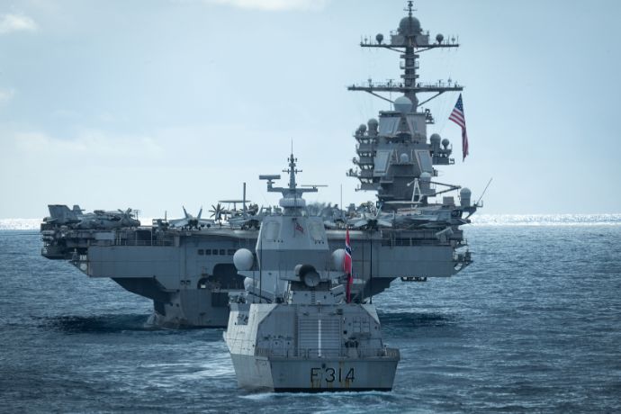 米海軍「ジェラルド・R・フォード」空母打撃群、ノルウェー国防軍と共同訓練！