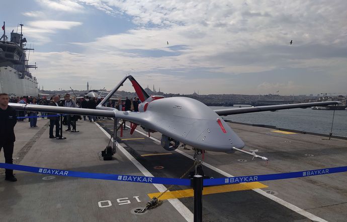 中谷防衛相、トルコ製無人機の導入検討…ウクライナ軍が実戦で使う攻撃型ドローン「TB2 バイラクタル」！