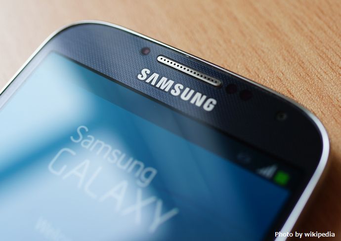 Samsung_Galaxy_S4_close-up