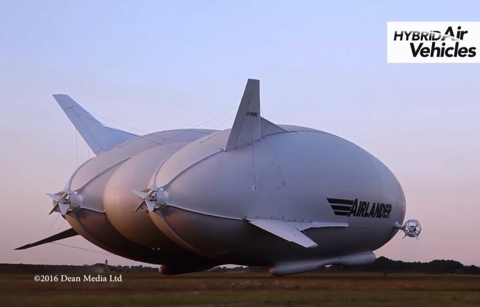 「おケツ飛行機」が初仕事に向け準備中…機内は高級ホテル！