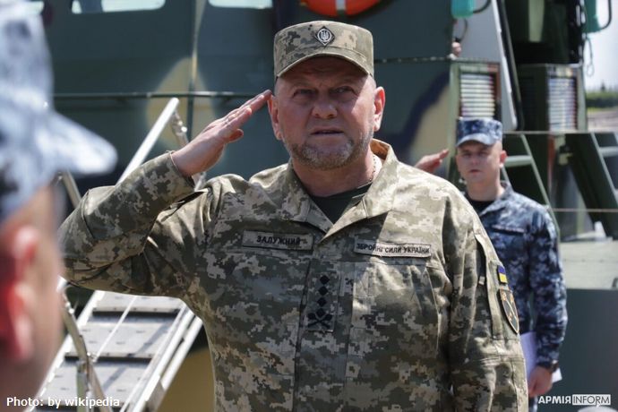 ウクライナ軍ザルジニー総司令官が消耗戦に危機感、戦局膠着でロシア軍に再建の時間与える！