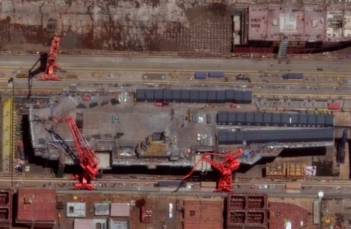 中国が建造進める4隻目の空母、初の原子力空母か…原子炉格納容器のようなもの確認！