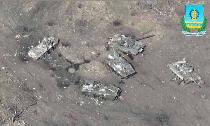 ロシア軍の戦車22両、装甲車59両、長距離砲51門、輸送車65両などに損害…ウクライナ国防省発表！