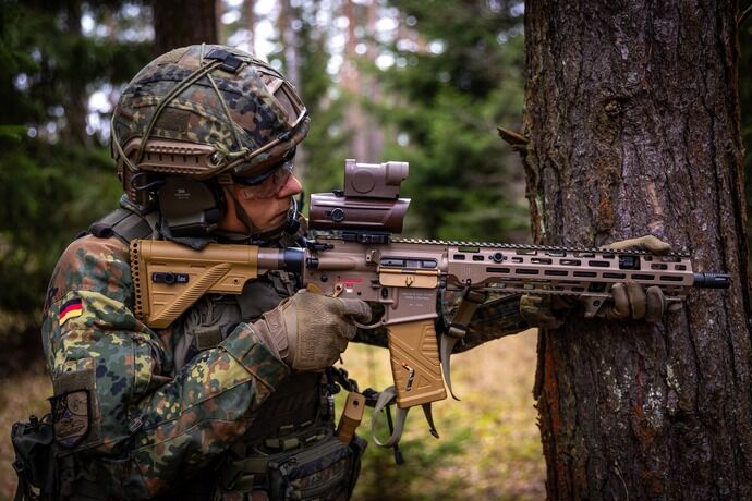 ドイツ連邦軍、最初の新型アサルトライフル「G95KA1」を受領！