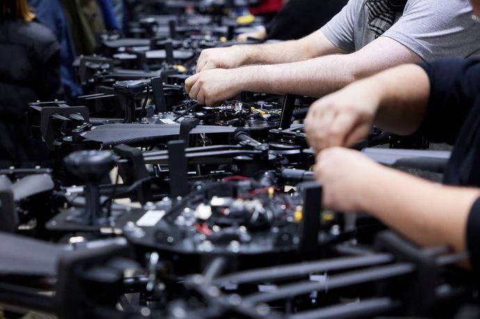 ロシア、学生動員…軍事用ドローンを大増産！