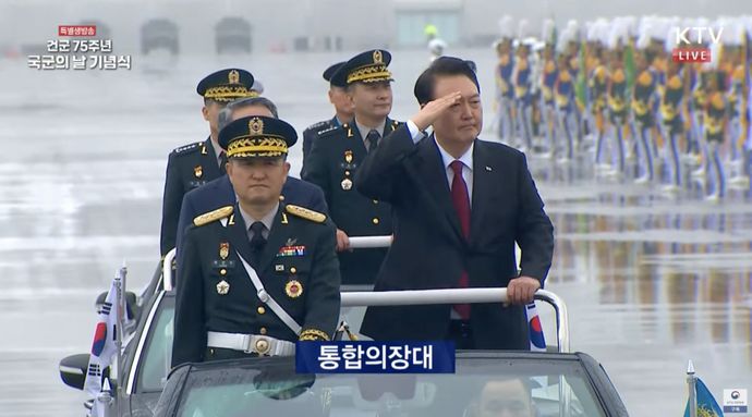 尹錫悦大統領から軍の統帥権を早急にはく奪すべき…韓国メディア！