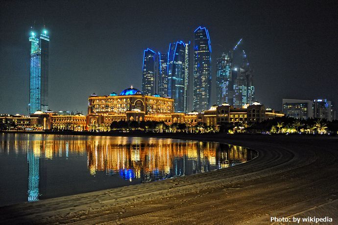 Night_city_Abu_Dhabi_-_panoramio