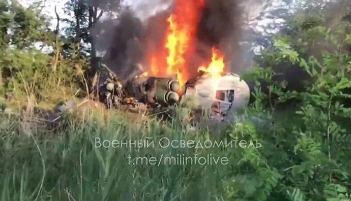 撃墜されたロシア軍のKa-52攻撃ヘリのパイロットを救出に来たMi-8輸送ヘリも撃墜される！