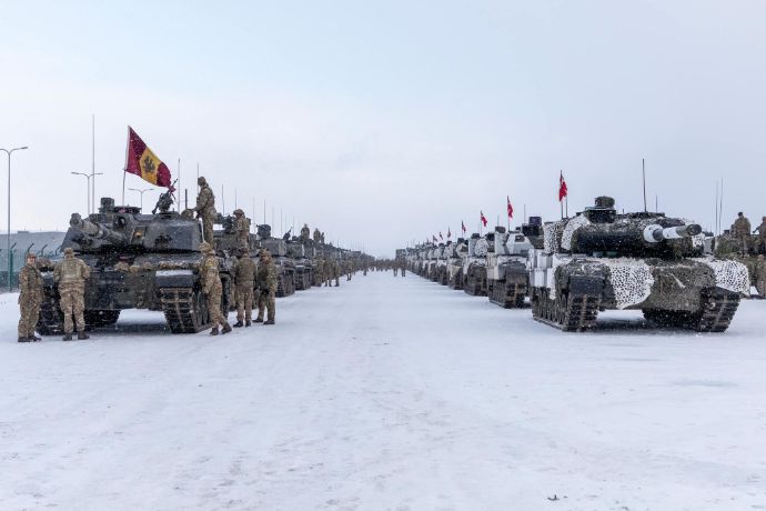 エストニアにイギリス陸軍のチャレンジャー2戦車とデンマーク陸軍のレオパルド2戦車が集結！