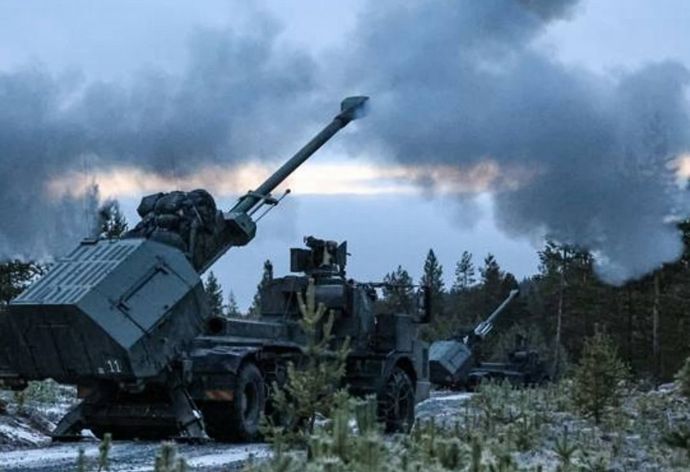 NATO、昨年加盟したフィンランドで初めてとなる大規模砲兵演習を実施！